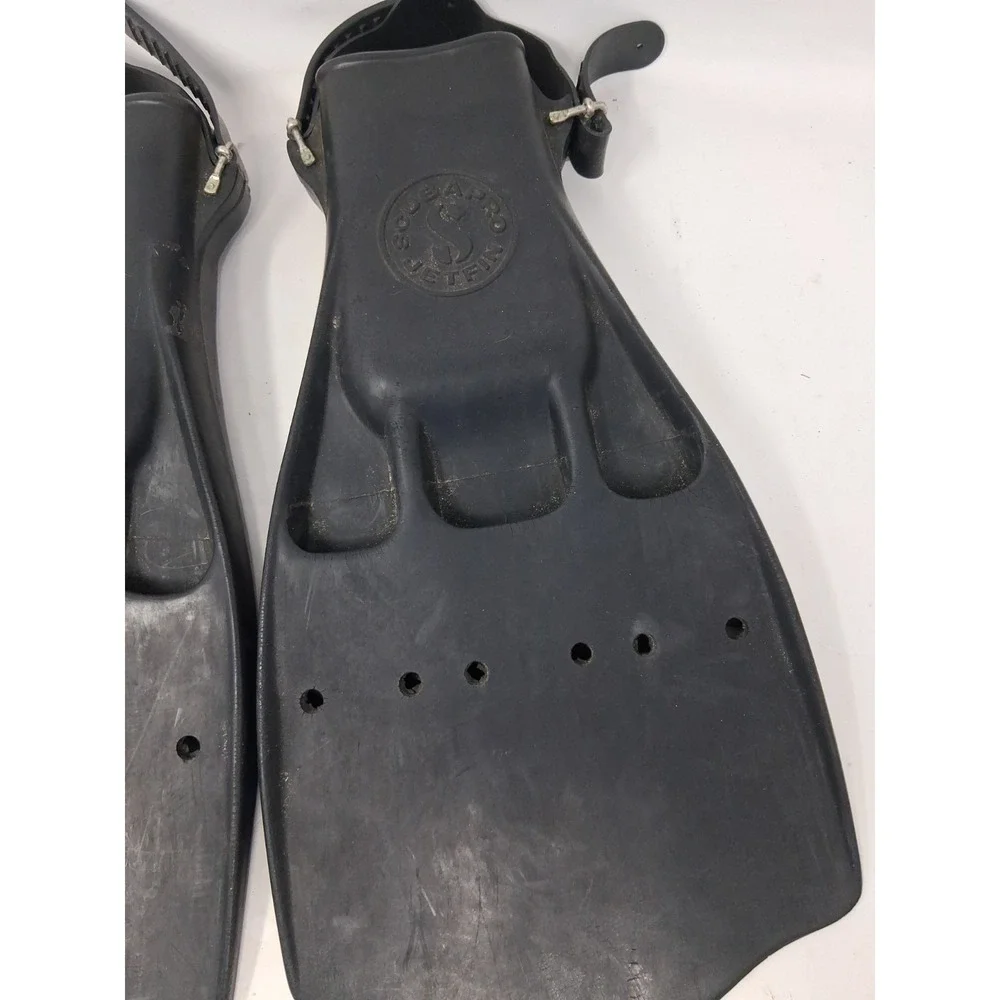 SCUBAPRO Jet Fin Vented Design Made in the USA Black Rubber Diving Fins Medium